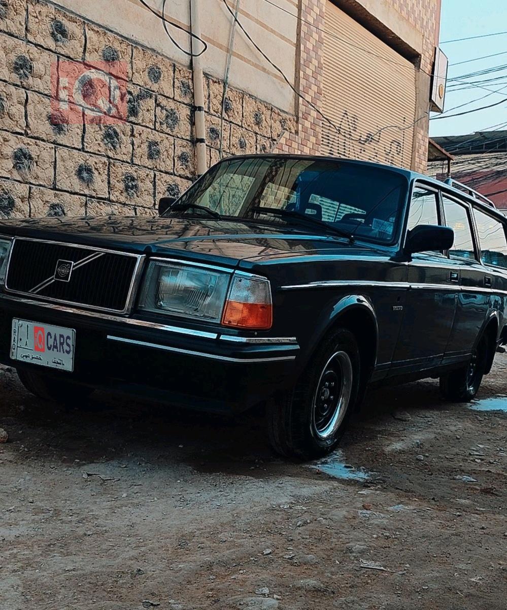 فولفو 240